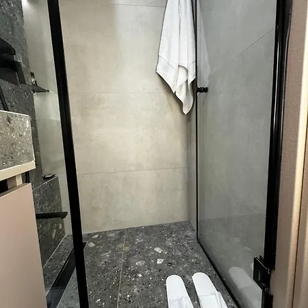 Apartment Z *
